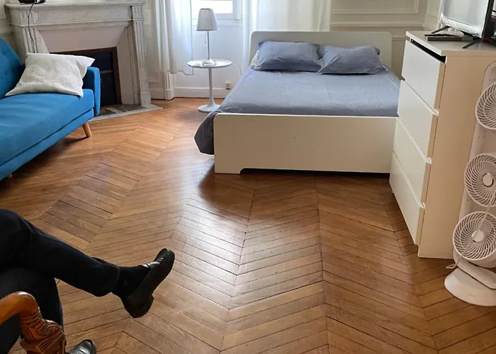 Studio A Paris Pres Du Pont Mirabeau Et Tour Eiffel