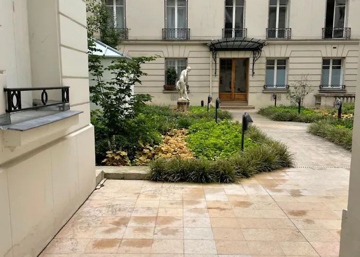 Studio près du Pont Mirabeau et Tour Eiffel