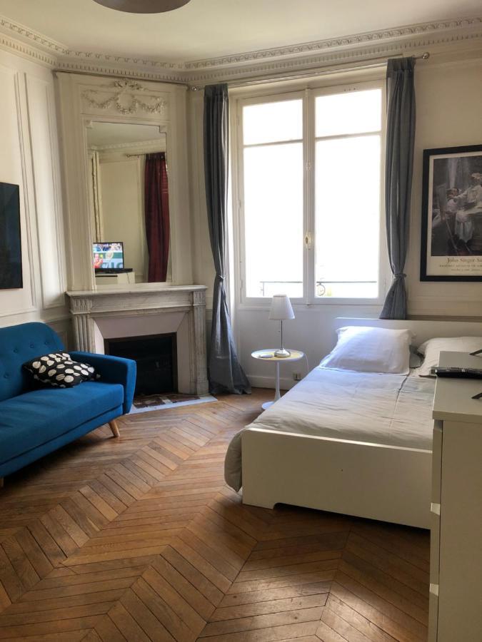A Pres Du Pont Mirabeau Et Tour Eiffel Apartamento *